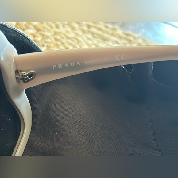 Prada sunglasses - Picture 5 of 9